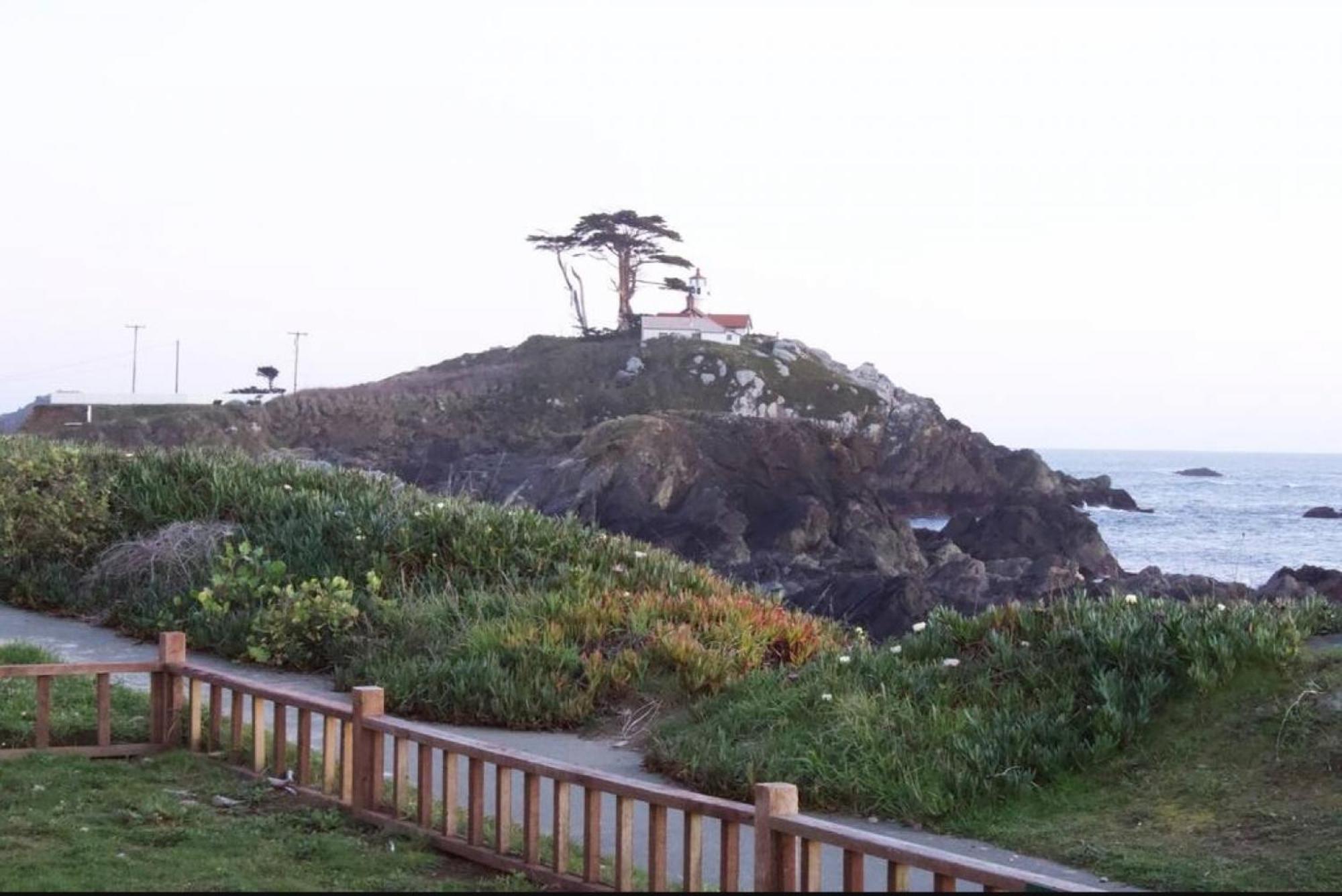 Private Home - Playground, Jumping Mat, Bbq, Darts, Firepit, Gazebo, 4 Smart Tvs, White Cotton Bedding, - The Redwood Cul-De Sac Beach Retreat Crescent City Exteriér fotografie