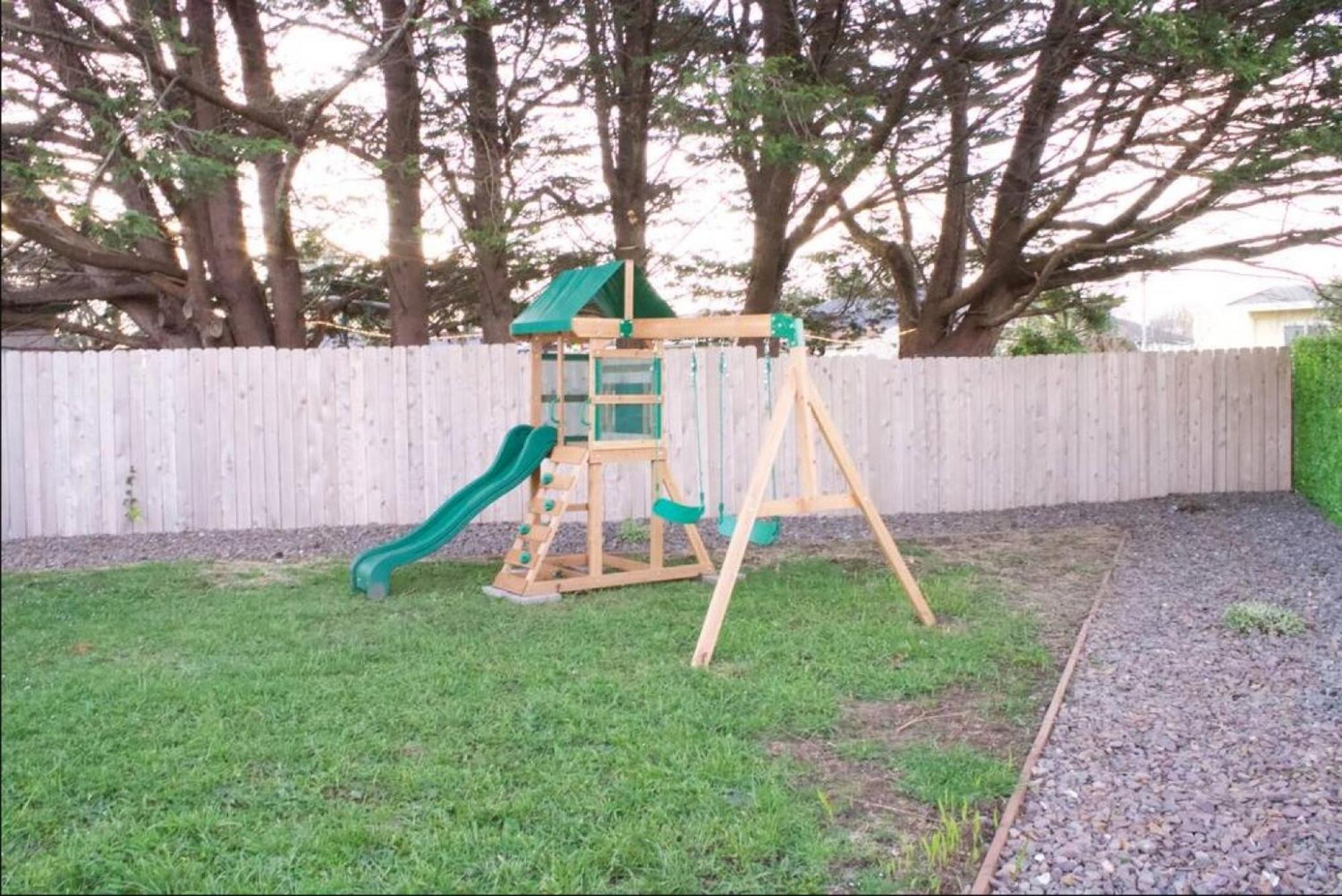 Private Home - Playground, Jumping Mat, Bbq, Darts, Firepit, Gazebo, 4 Smart Tvs, White Cotton Bedding, - The Redwood Cul-De Sac Beach Retreat Crescent City Exteriér fotografie